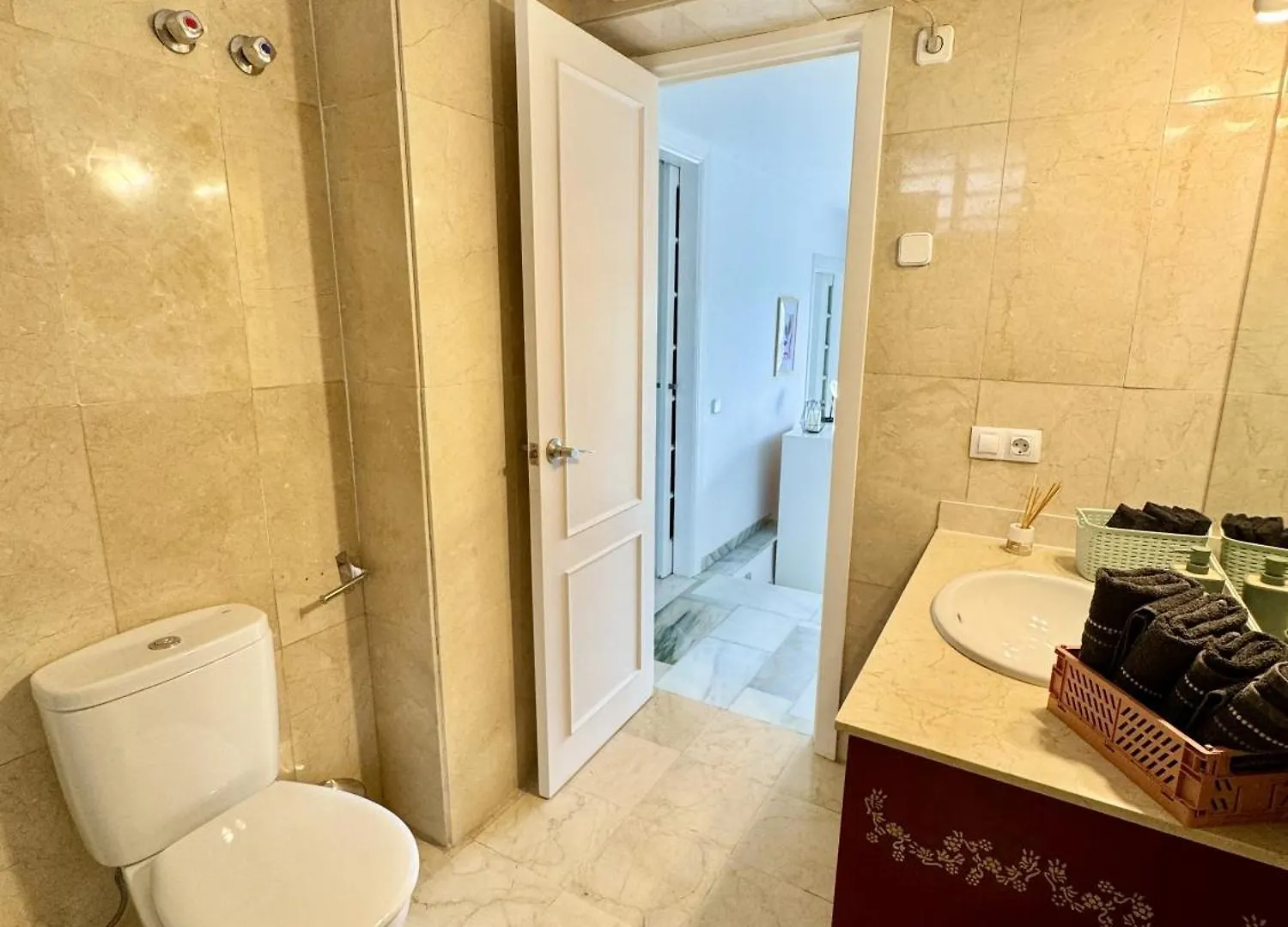Apartamento En Puerto Banus Jardines Tropicales1 マルベーリャ 0*,  スペイン
